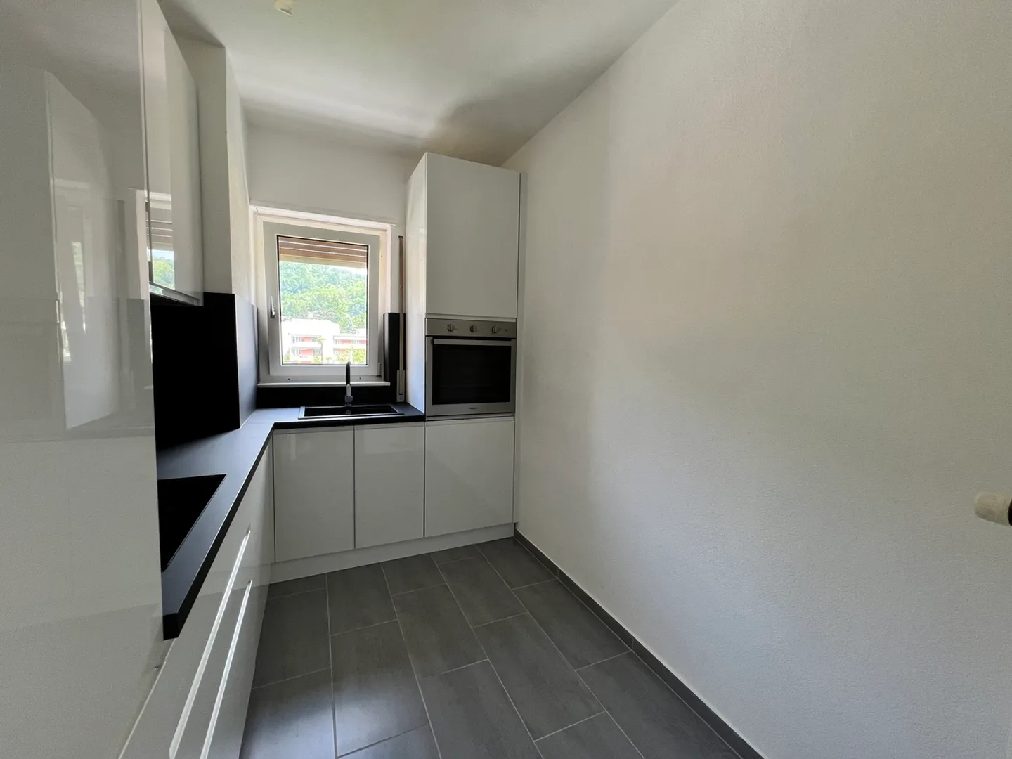 APPARTAMENTO 3.5 LOCALI RISTRUTTURATO - Foto 6 di 12