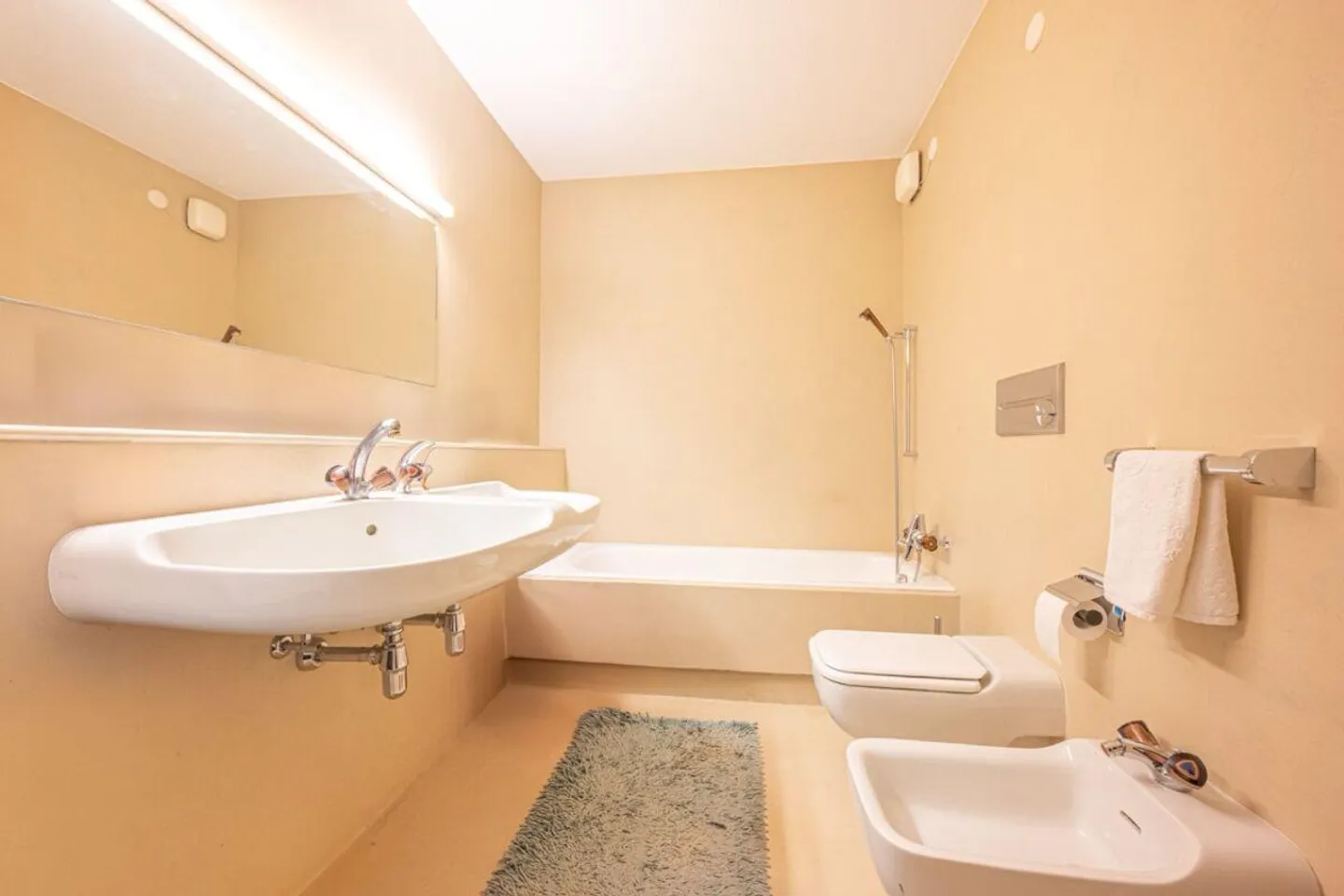 Appartamento luminoso in una posizione privilegiata - Foto 5 di 8