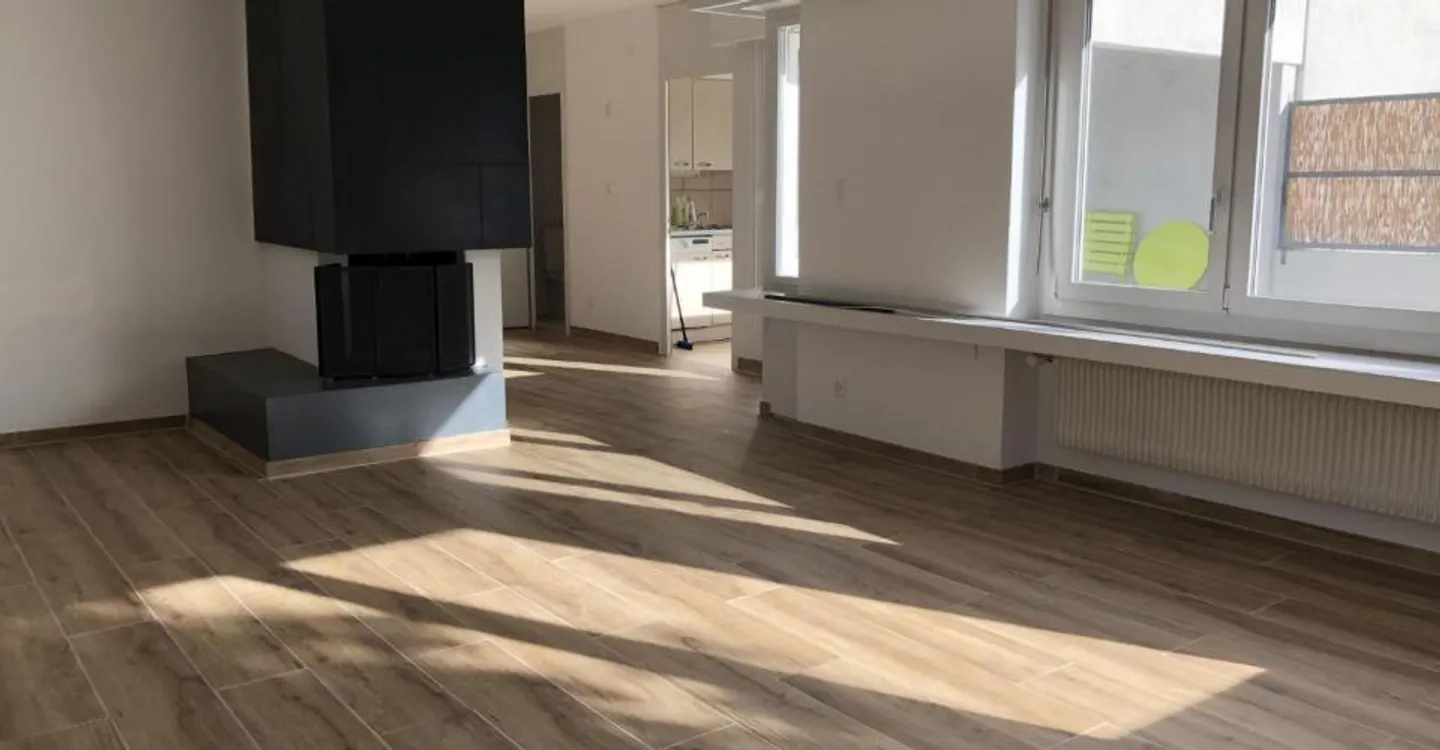 Appartement 4.5 pièces central - Photo 3 sur 8