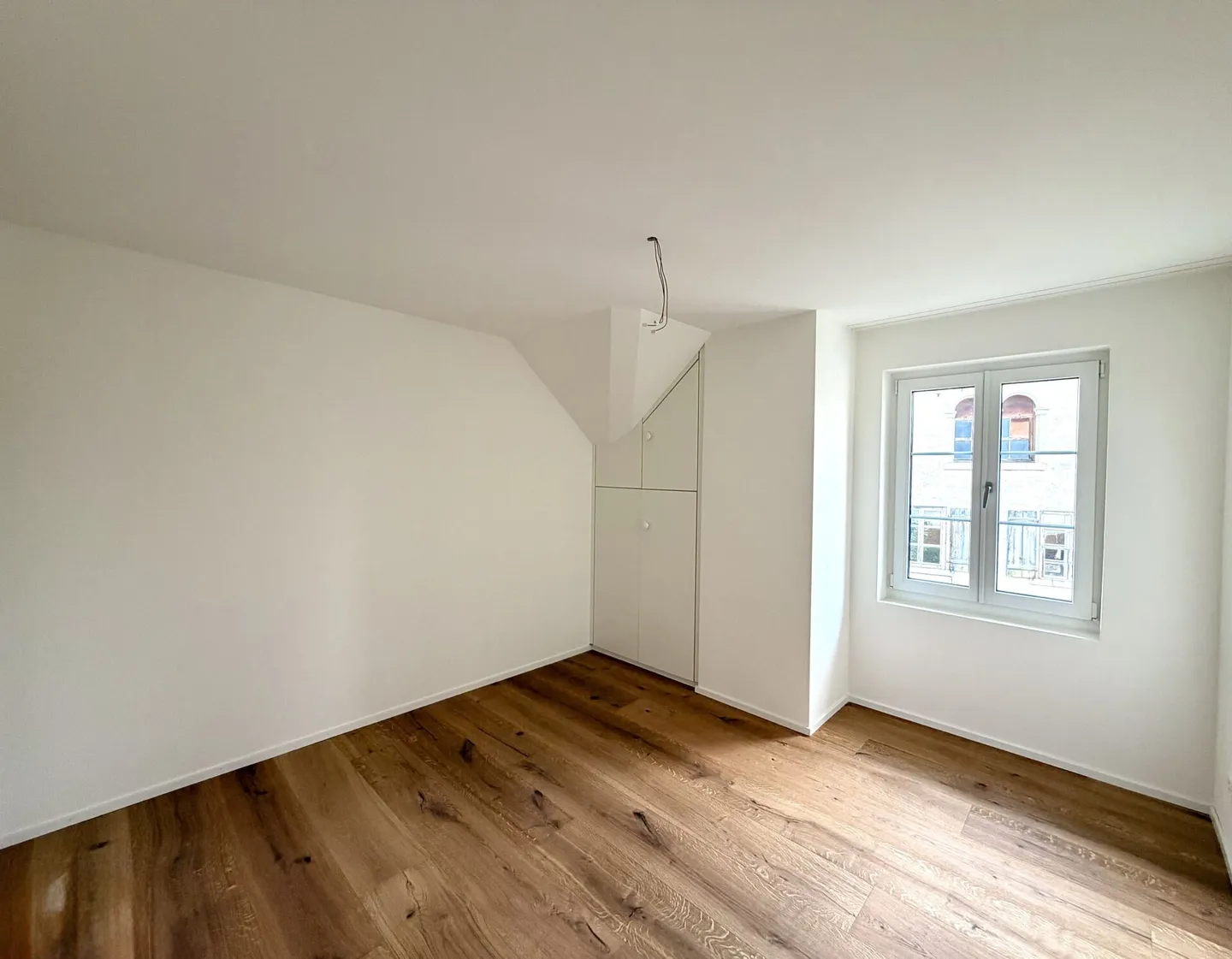 Appartamento 4.5 stanze come nuovo completamente ristrutturato! - Foto 5 di 12