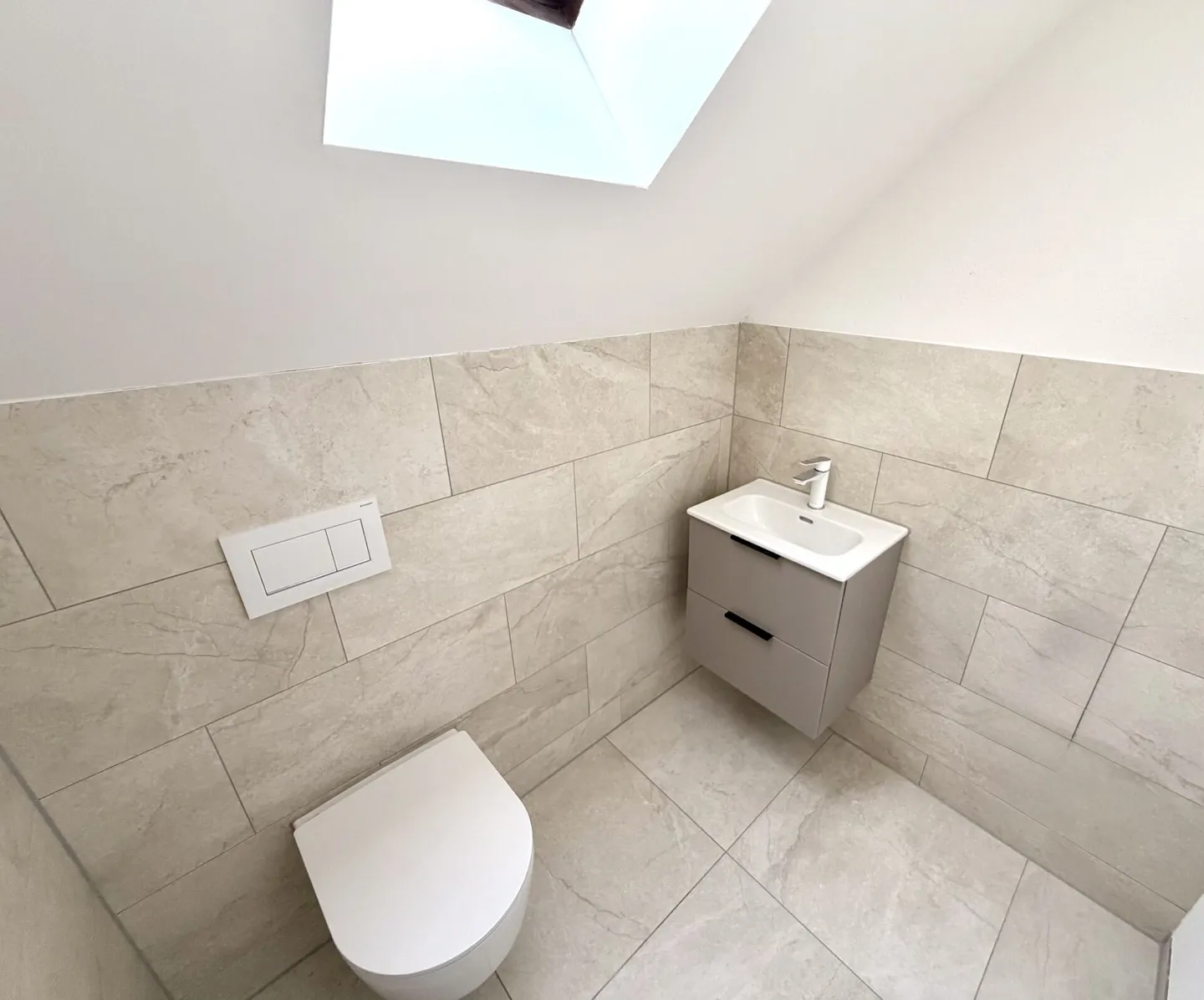 Appartamento 4.5 stanze come nuovo completamente ristrutturato! - Foto 9 di 12
