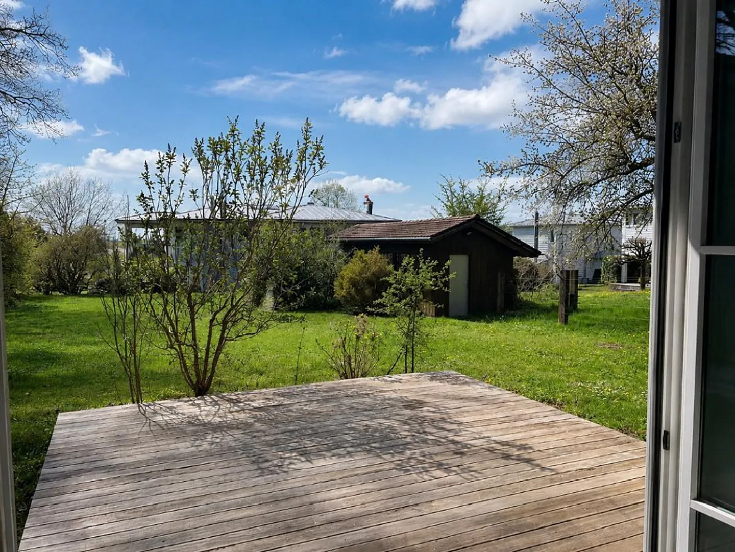 The Charming Villa to Arrive – with a Separate Apartment in a Quiet Location - Photo 5 of 11