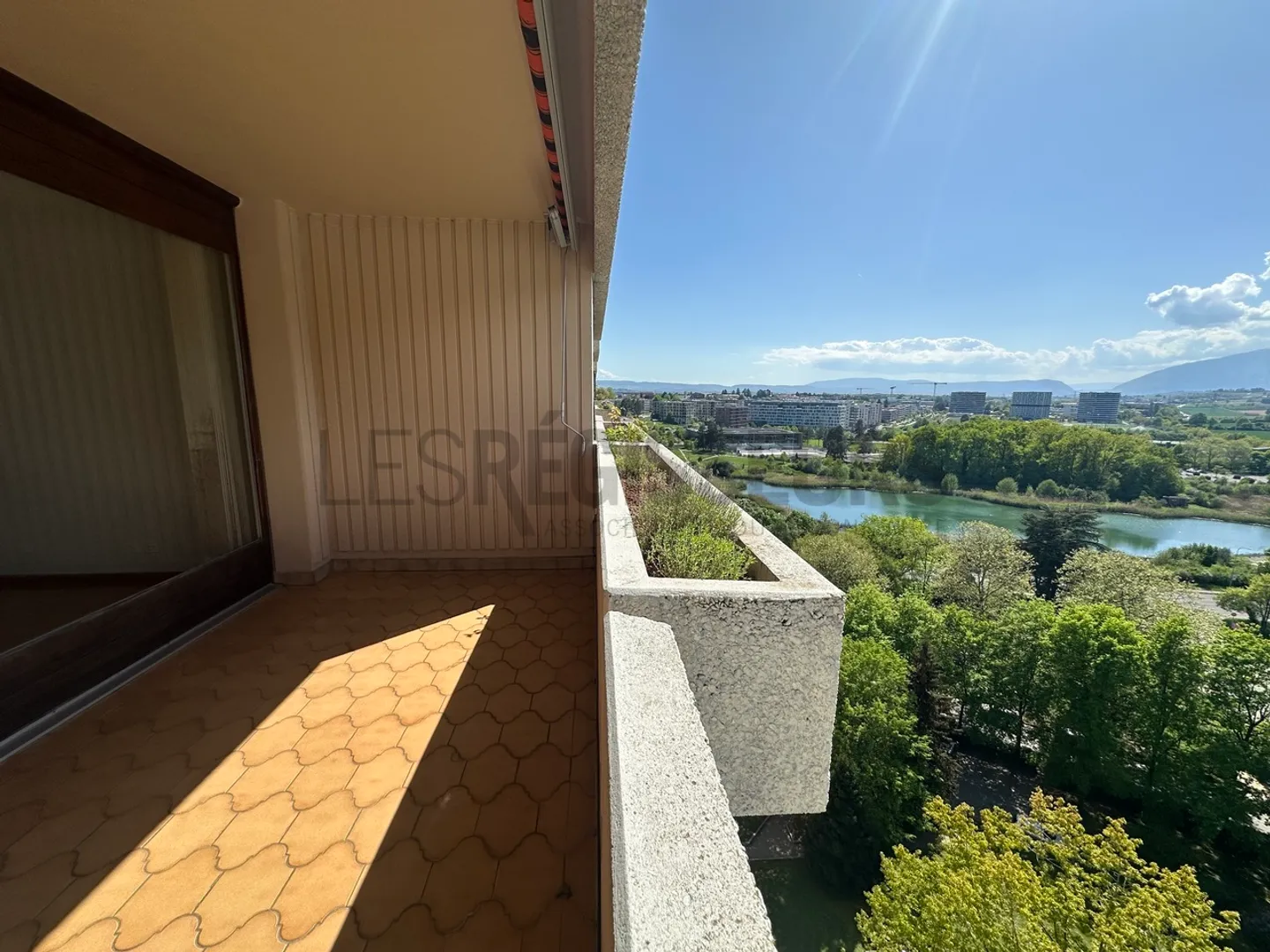 Attique d'exception avec vue panoramique - Photo 2 sur 7