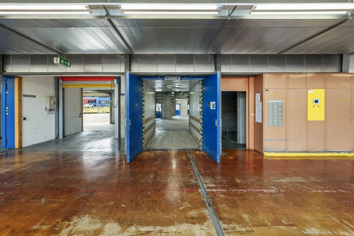 Nuovo punto di riferimento per la tua logistica a Schmitten FR - Foto 5 di 13