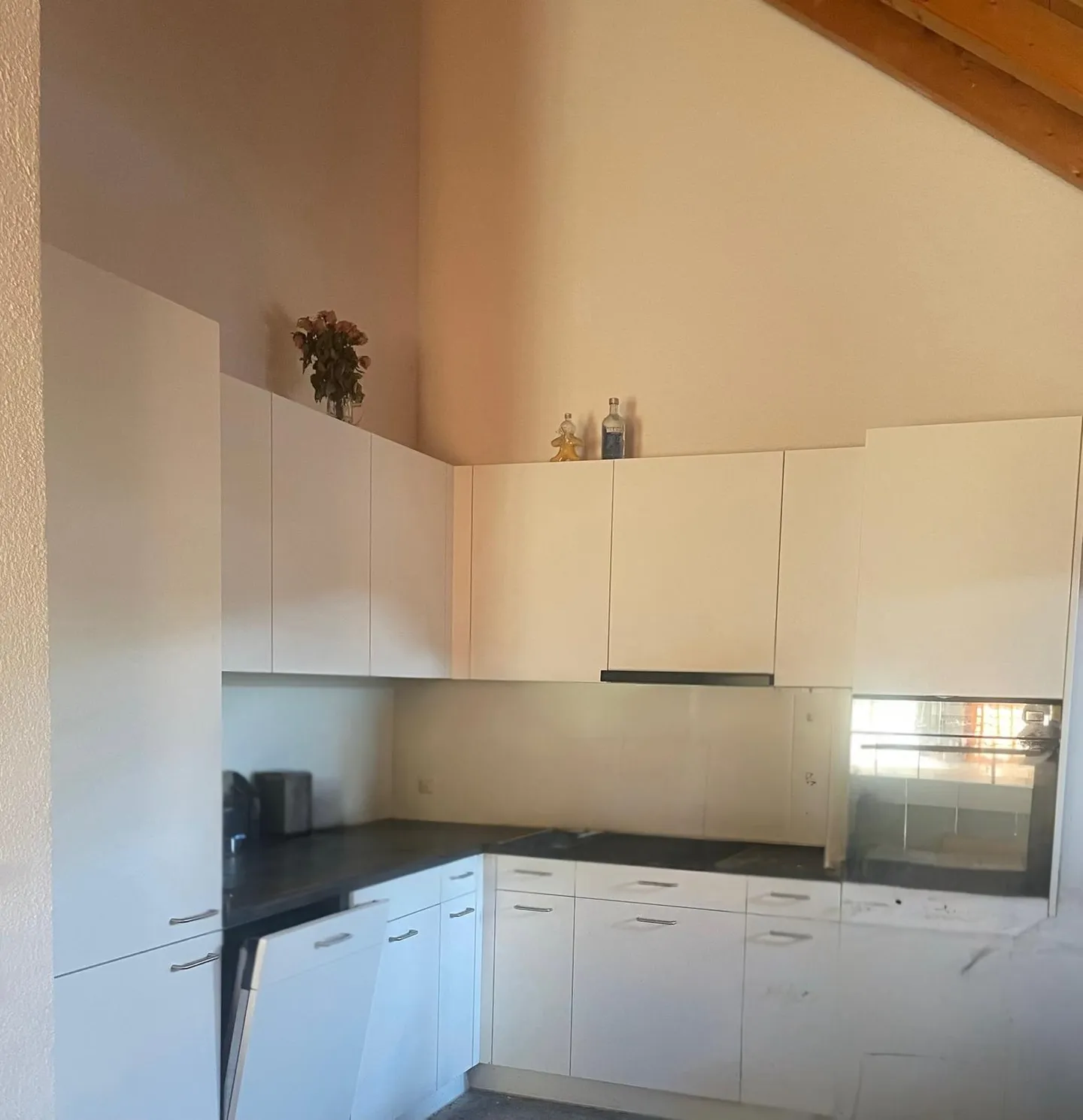 Appartamento mansardato affascinante con nuova cucina - Foto 6 di 10