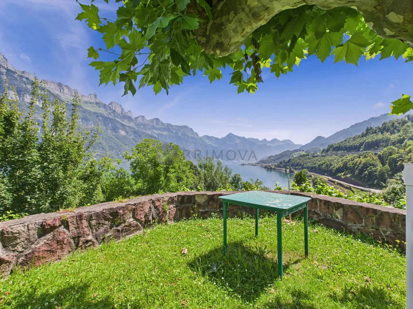 Hotel & Ristorante con Appartamenti, Vigneto e Terreno Edificabile in Posizione Premium sul Lago Walensee - Foto 5 di 30