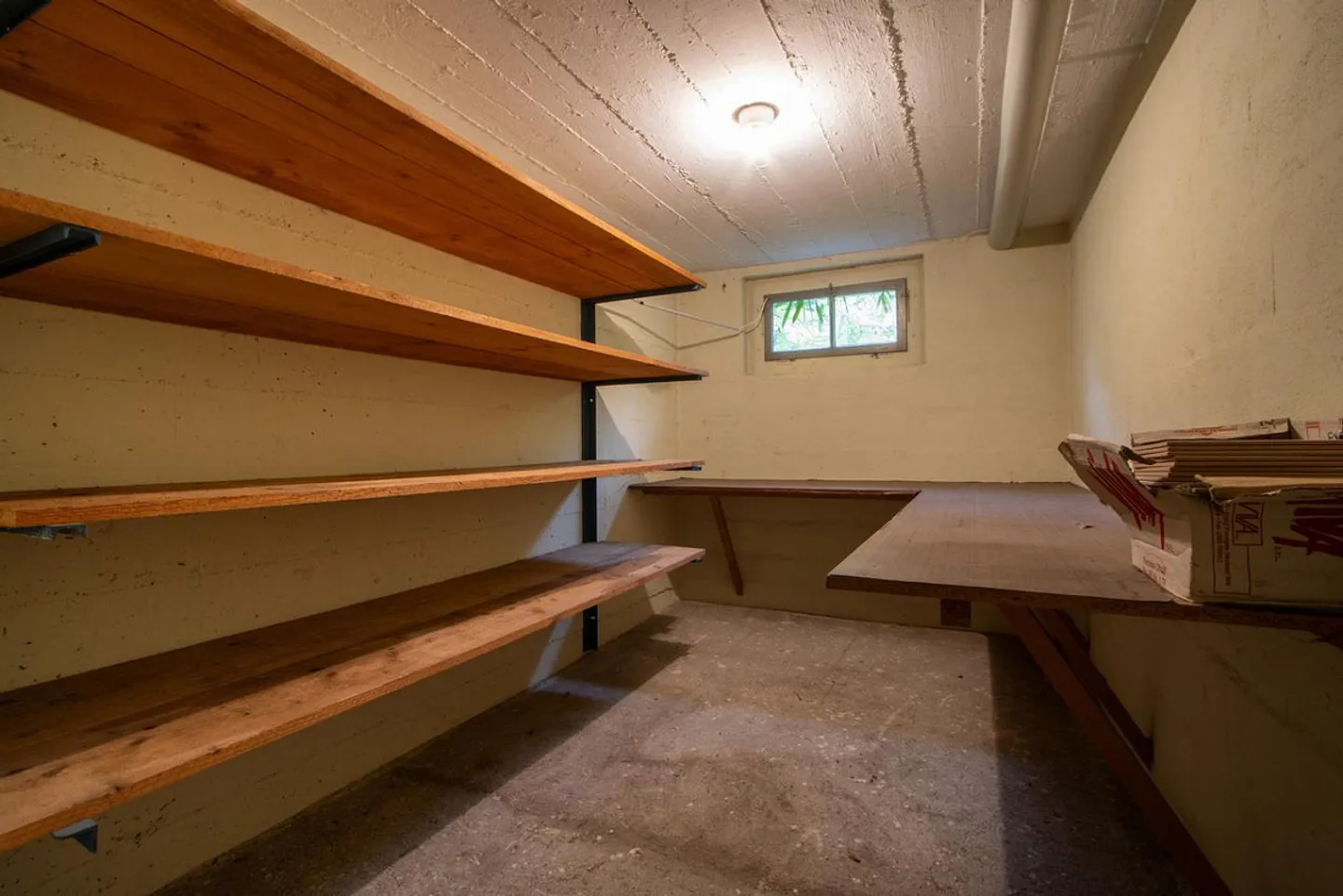 Attractive property with versatile potential for use - Photo 22 of 25