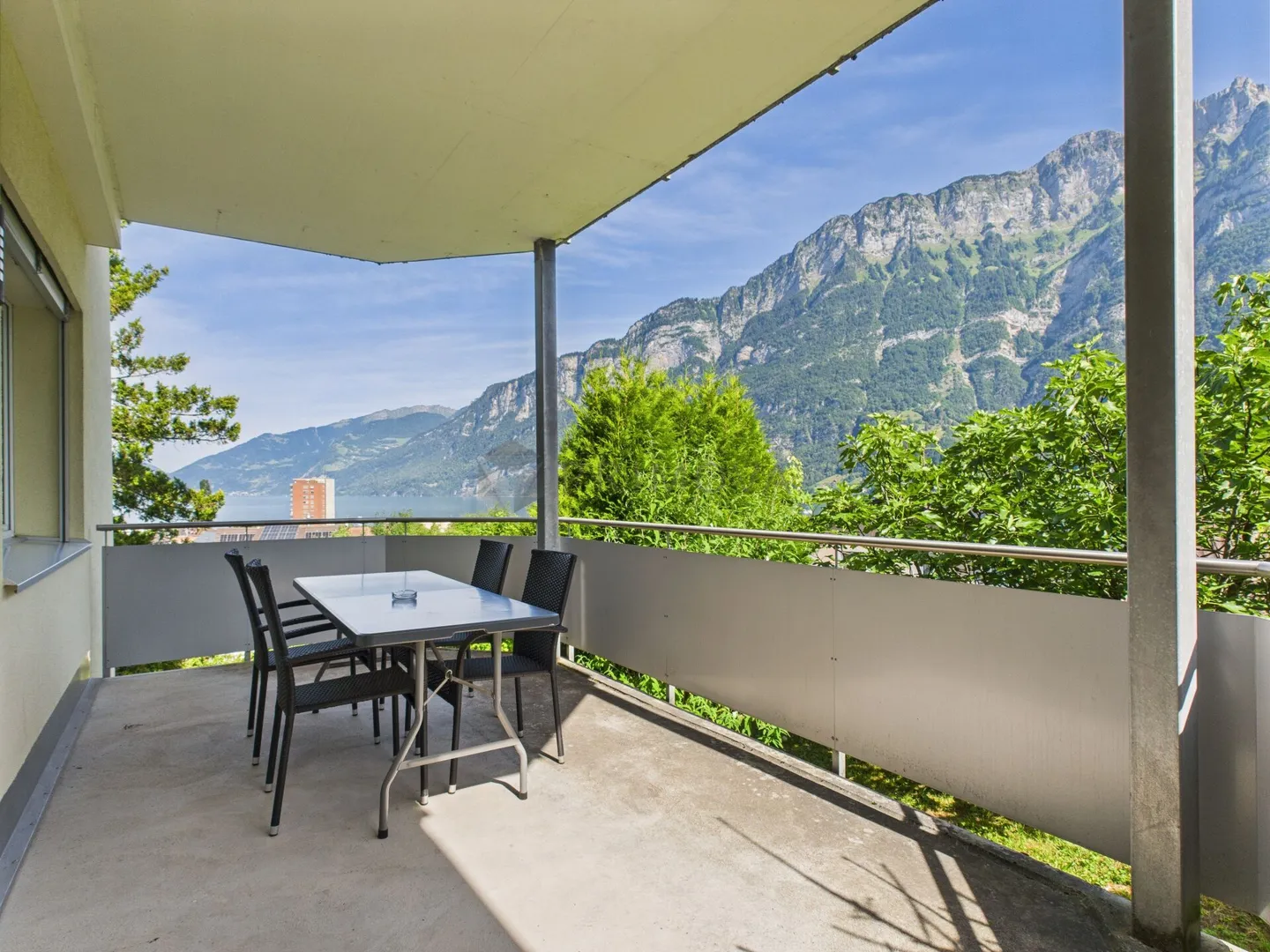 Hotel & Ristorante con Appartamenti, Vigneto e Terreno Edificabile in Posizione Premium sul Lago Walensee - Foto 16 di 30