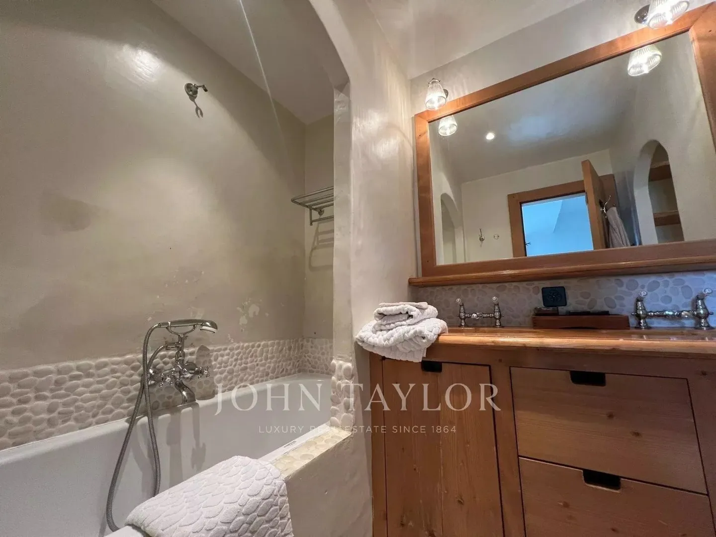 Authentic Alpine Chalet for Rent - Verbier - Photo 13 of 13