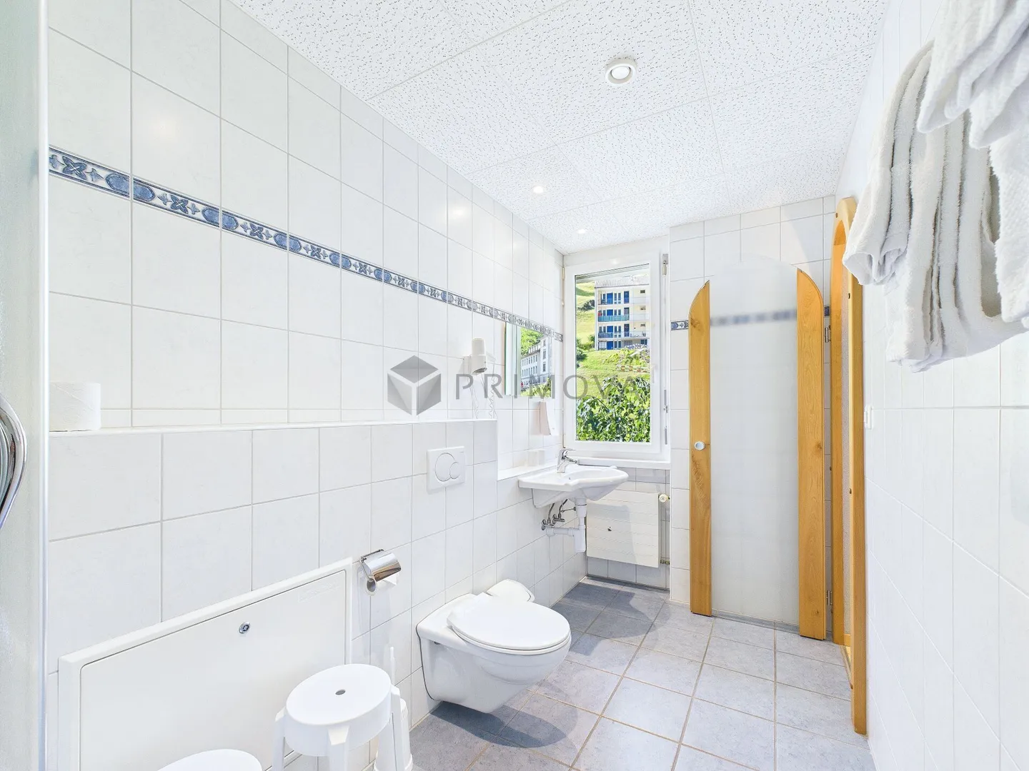 Hotel & Ristorante con Appartamenti, Vigneto e Terreno Edificabile in Posizione Premium sul Lago Walensee - Foto 18 di 30