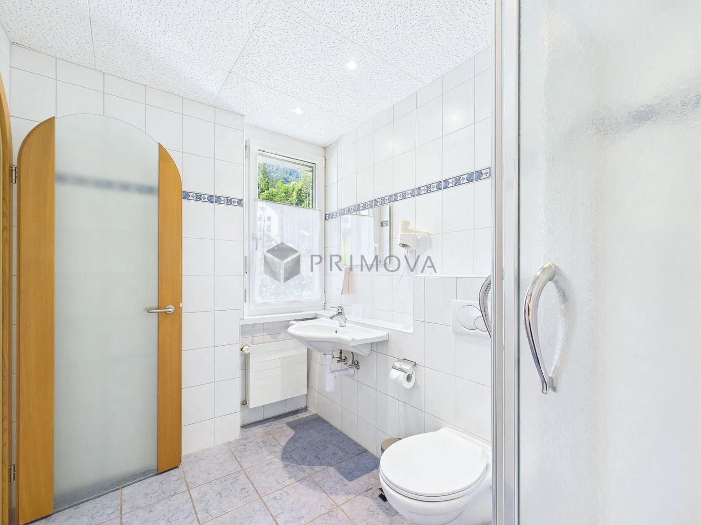 Hotel & Ristorante con Appartamenti, Vigneto e Terreno Edificabile in Posizione Premium sul Lago Walensee - Foto 21 di 30