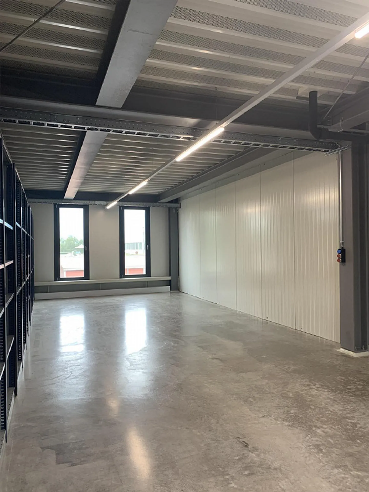 Moderne Lagerfläche - Foto 8 von 8