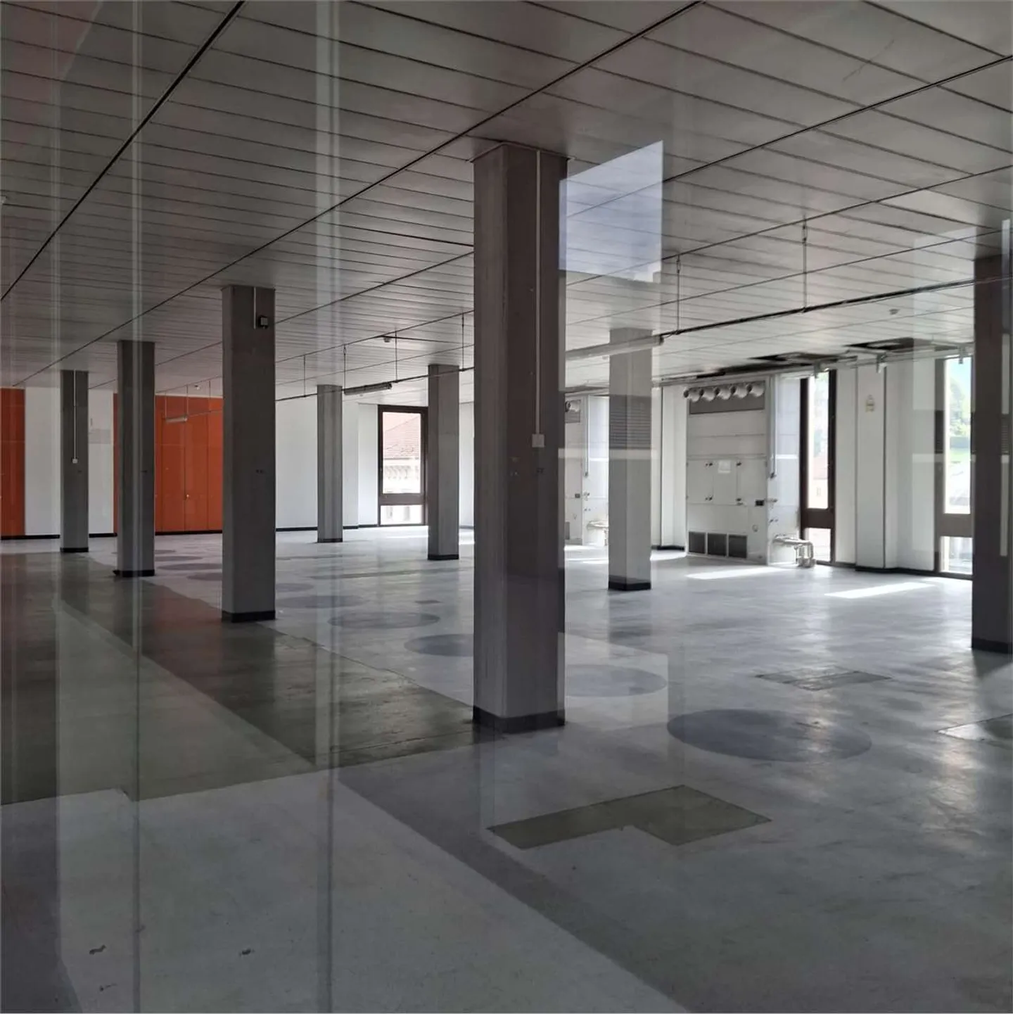 Verkauf von großen, renovierten Gewerbeflächen - Bellinzona Zentrum - Foto 3 di 4