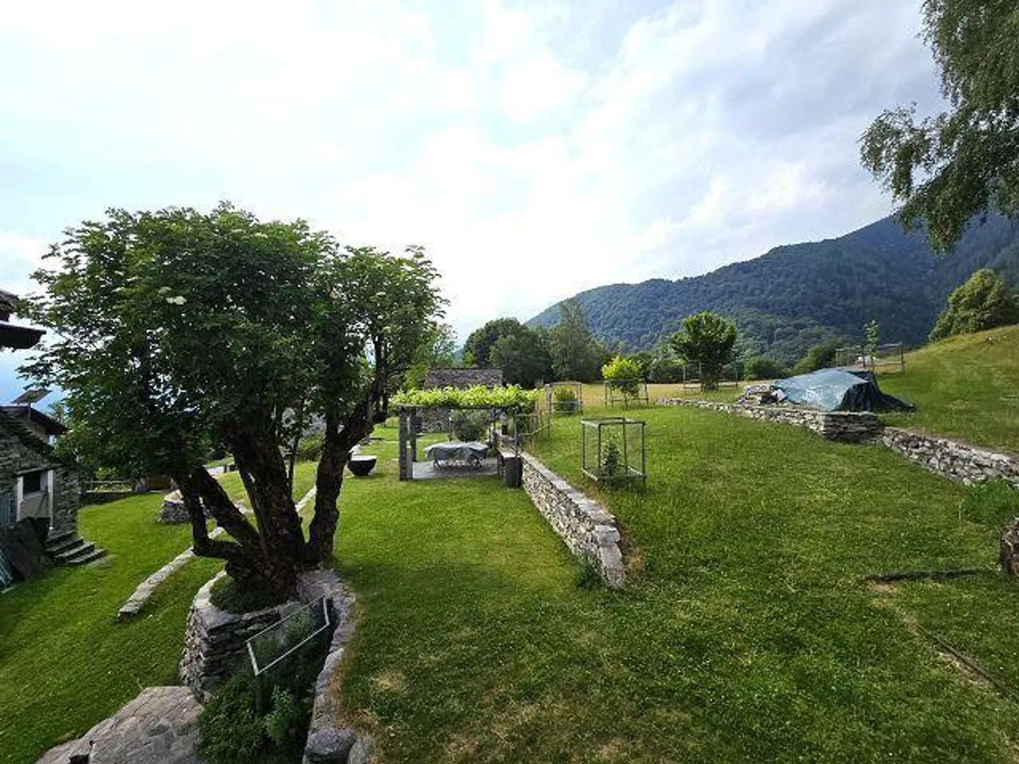 2 Rustiques dans un emplacement très calme et ensoleillé avec vue / 2 rustici con t... - Photo 21 sur 36