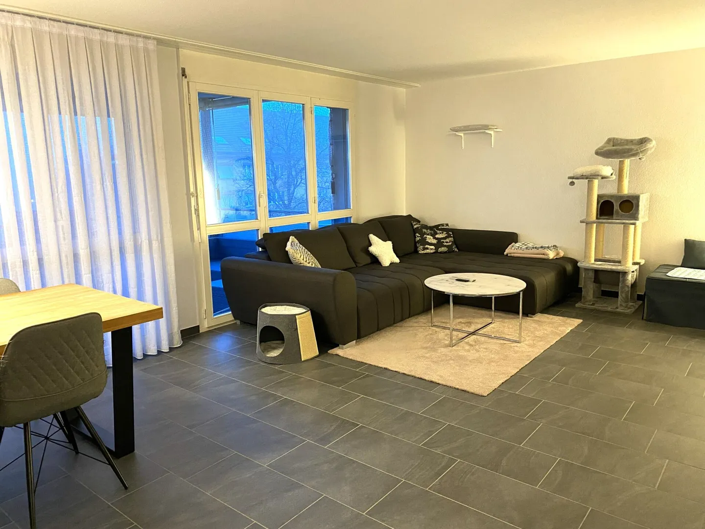 Appartement moderne, lumineux et attrayant de 3,5 pièces au centre de Fislisbach - Photo 1 sur 10