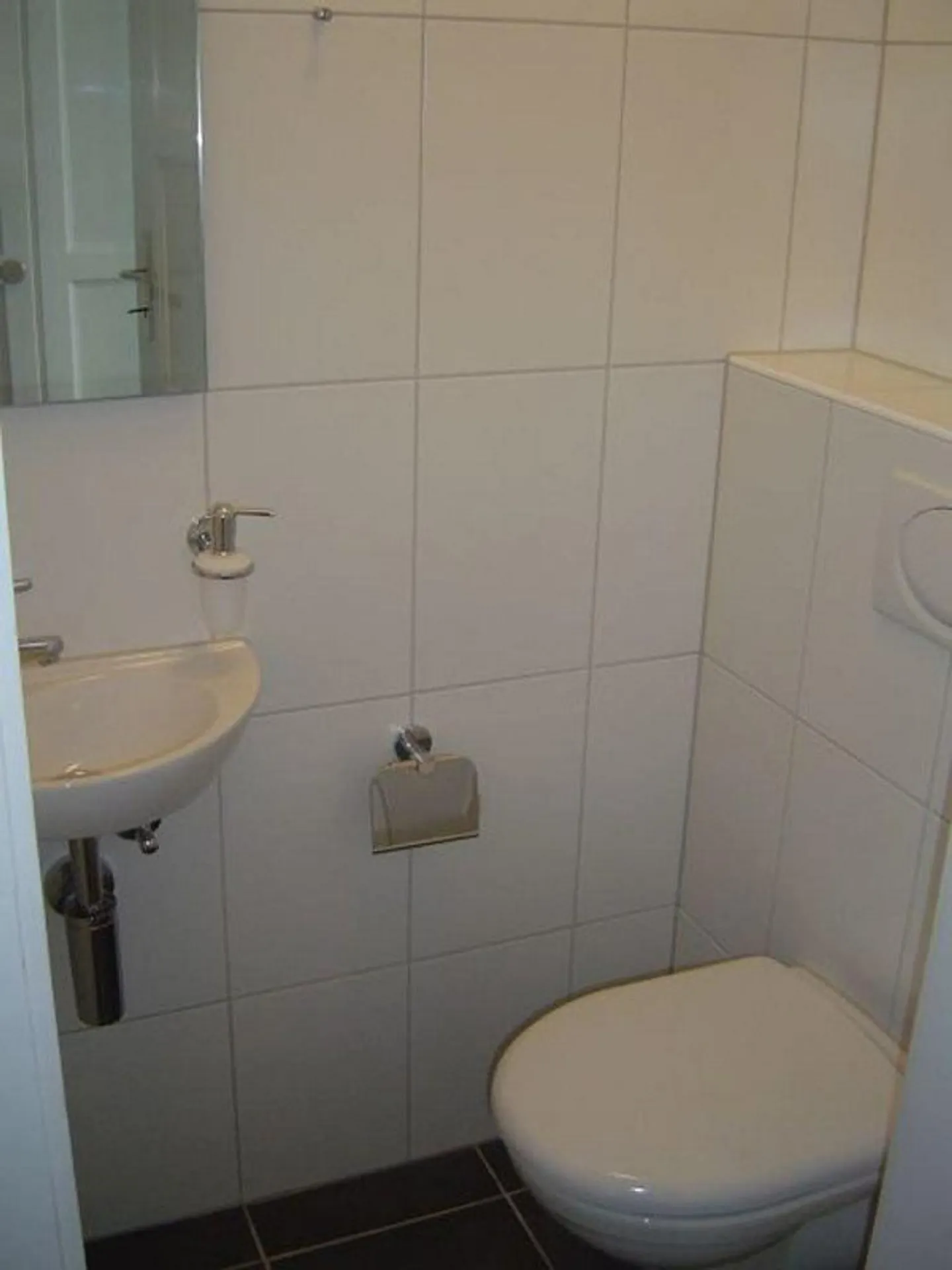 MODERN APARTMENT - TOP ACCESSIBLE - Photo 3 of 6