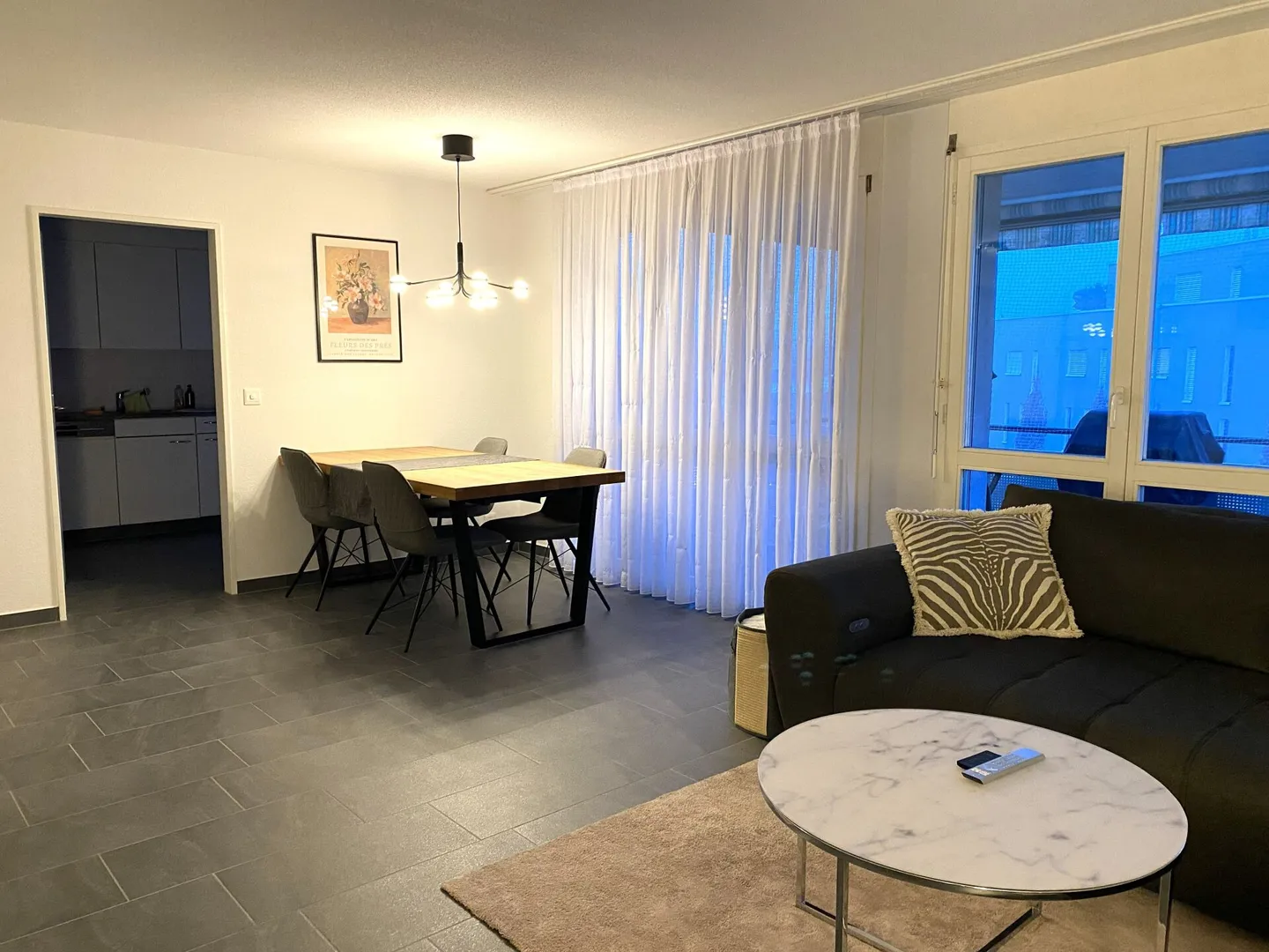 Appartement moderne, lumineux et attrayant de 3,5 pièces au centre de Fislisbach - Photo 2 sur 10