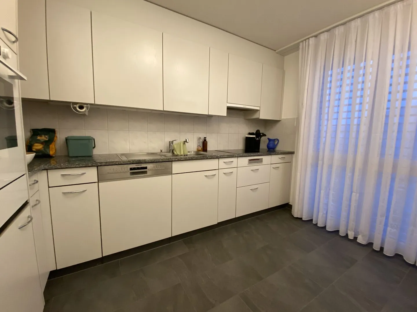 Appartement moderne, lumineux et attrayant de 3,5 pièces au centre de Fislisbach - Photo 3 sur 10