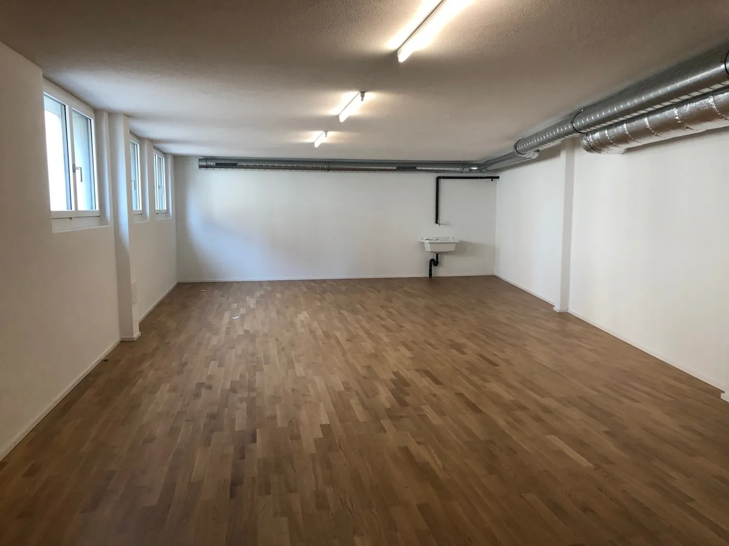 Craft Room for Rent in Zumikon - Photo 1 of 3