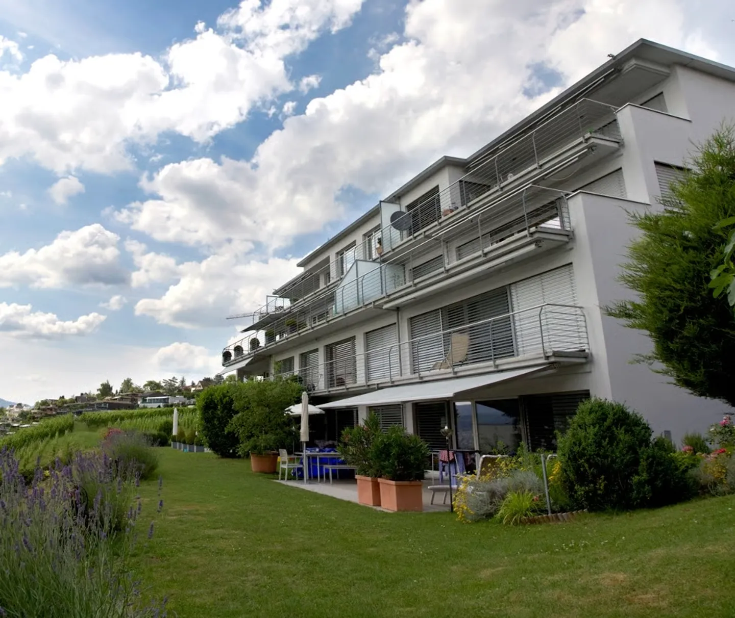 Wohnen über dem Rebberg: Exklusive 5-Zimmer-Attika-Maisonette mit Panoramaseesicht - Photo 12 sur 15