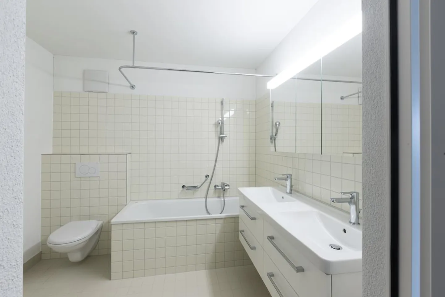 Quietly Located Apartment - Photo 1 of 6