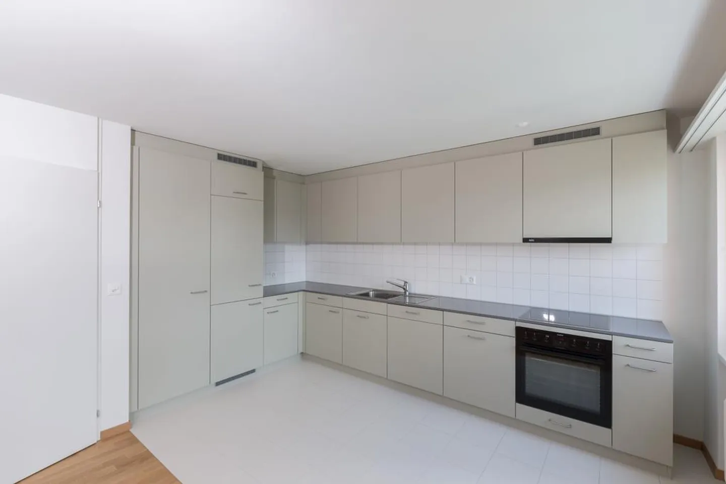 Quietly Located Apartment - Photo 3 of 6