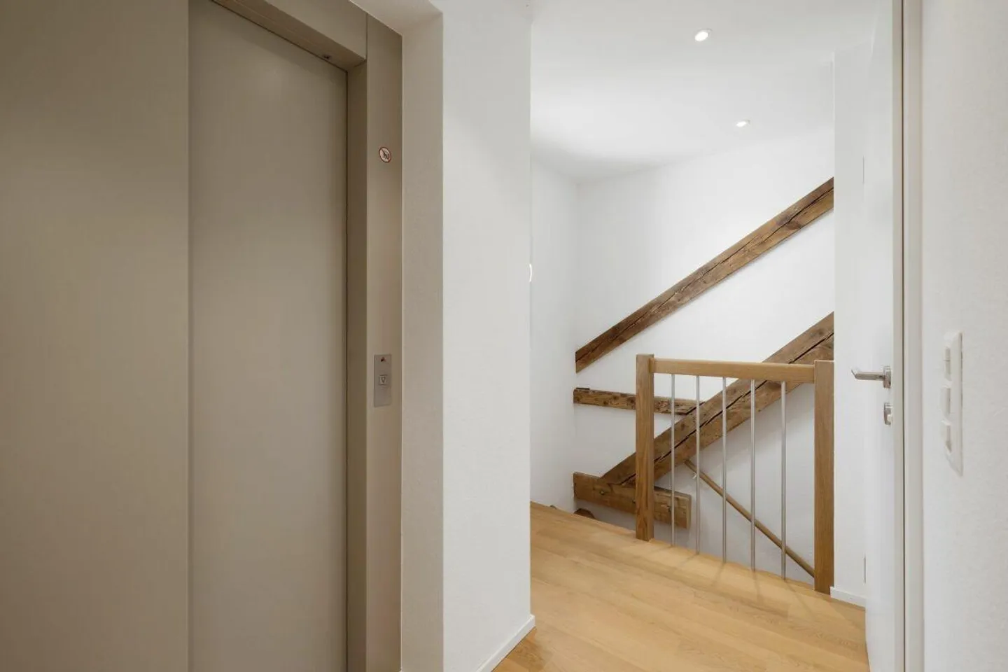 Moderne 2,5-Zimmer-Wohnung in Binningen - Foto 3 von 10