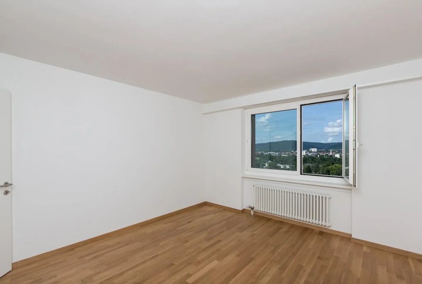 Quietly Located Apartment - Photo 5 of 6