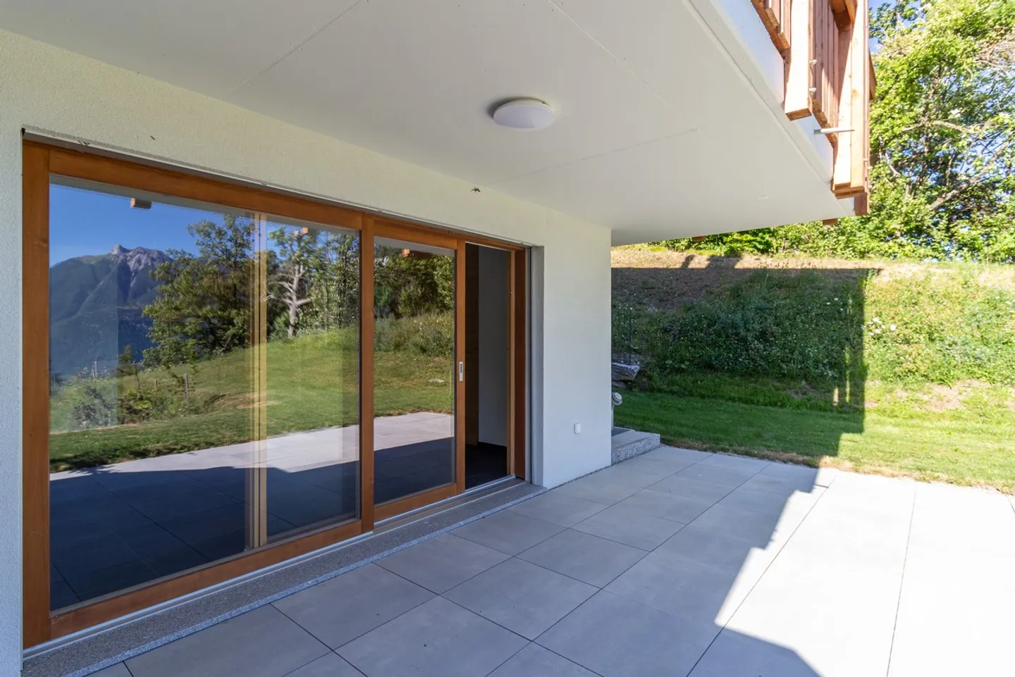 Nuovo appartamento di 2,5 stanze in una residenza per vacanze con terrazza - Foto 4 di 13