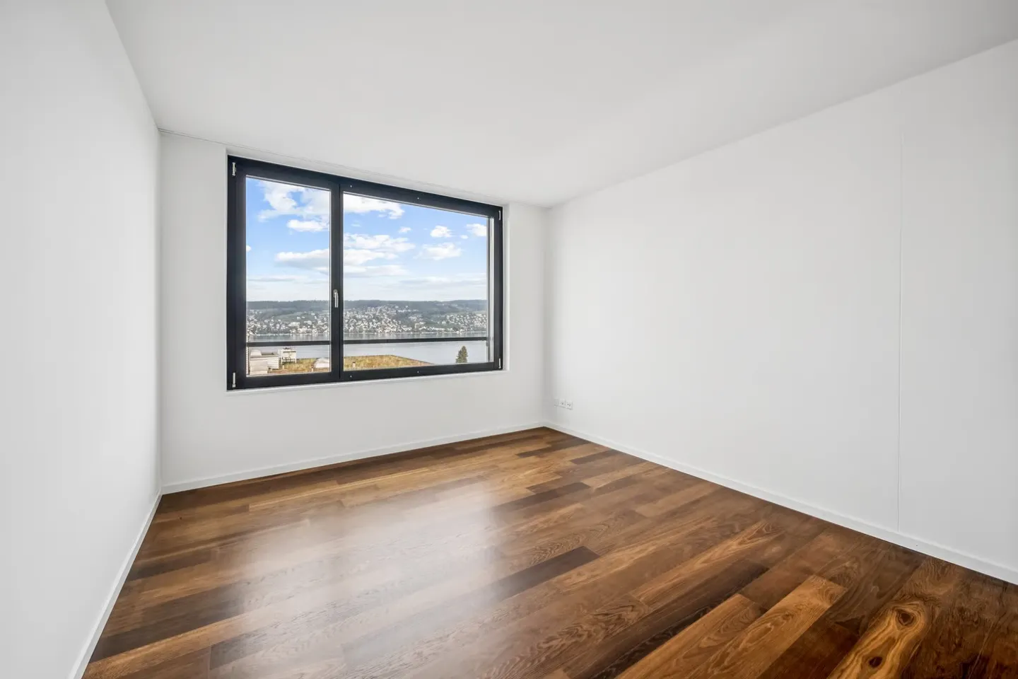 Appartamento attico da sogno con 3 terrazze e vista lago spettacolare nel centro di Thalwil - Foto 7 di 10