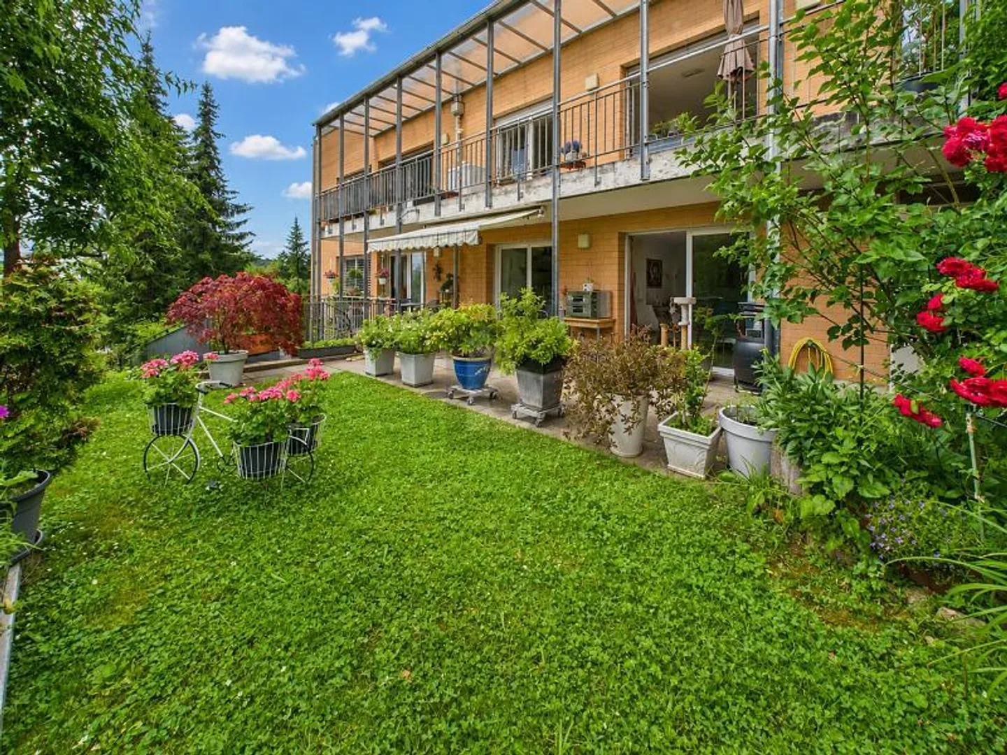 MAISON DE RÊVE SUR DEUX NIVEAUX AVEC JARDIN ET BALCON - Photo 1 sur 6