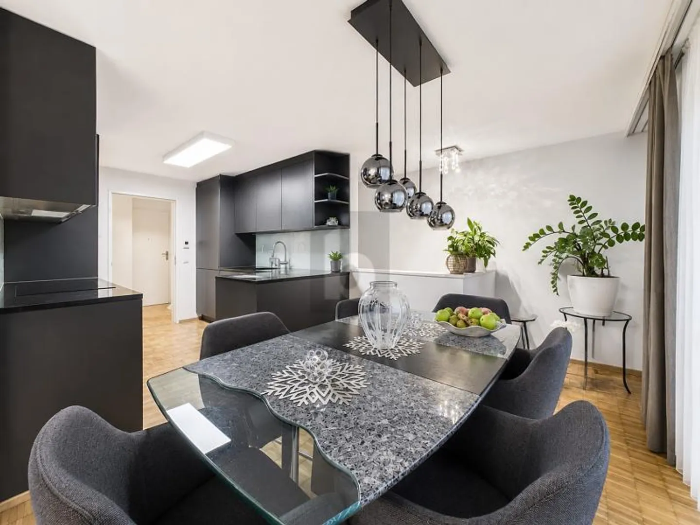 MAISON DE RÊVE SUR DEUX NIVEAUX AVEC JARDIN ET BALCON - Photo 4 sur 6
