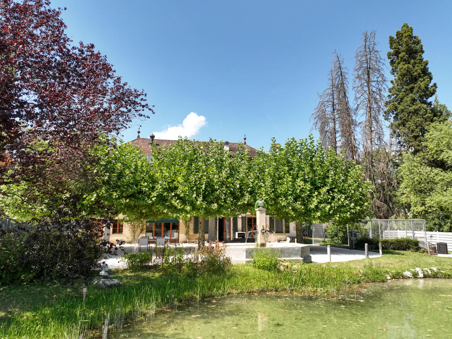 Manoir du 18ème siècle avec parc rénové de 7 800 m² - Photo 3 sur 60