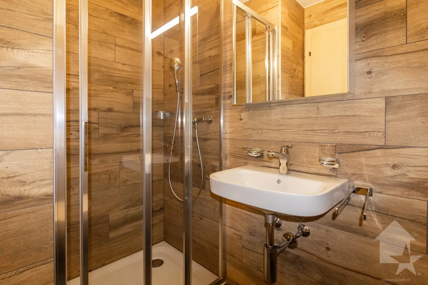 Nuovo appartamento di 2,5 stanze in una residenza per vacanze con terrazza - Foto 10 di 13