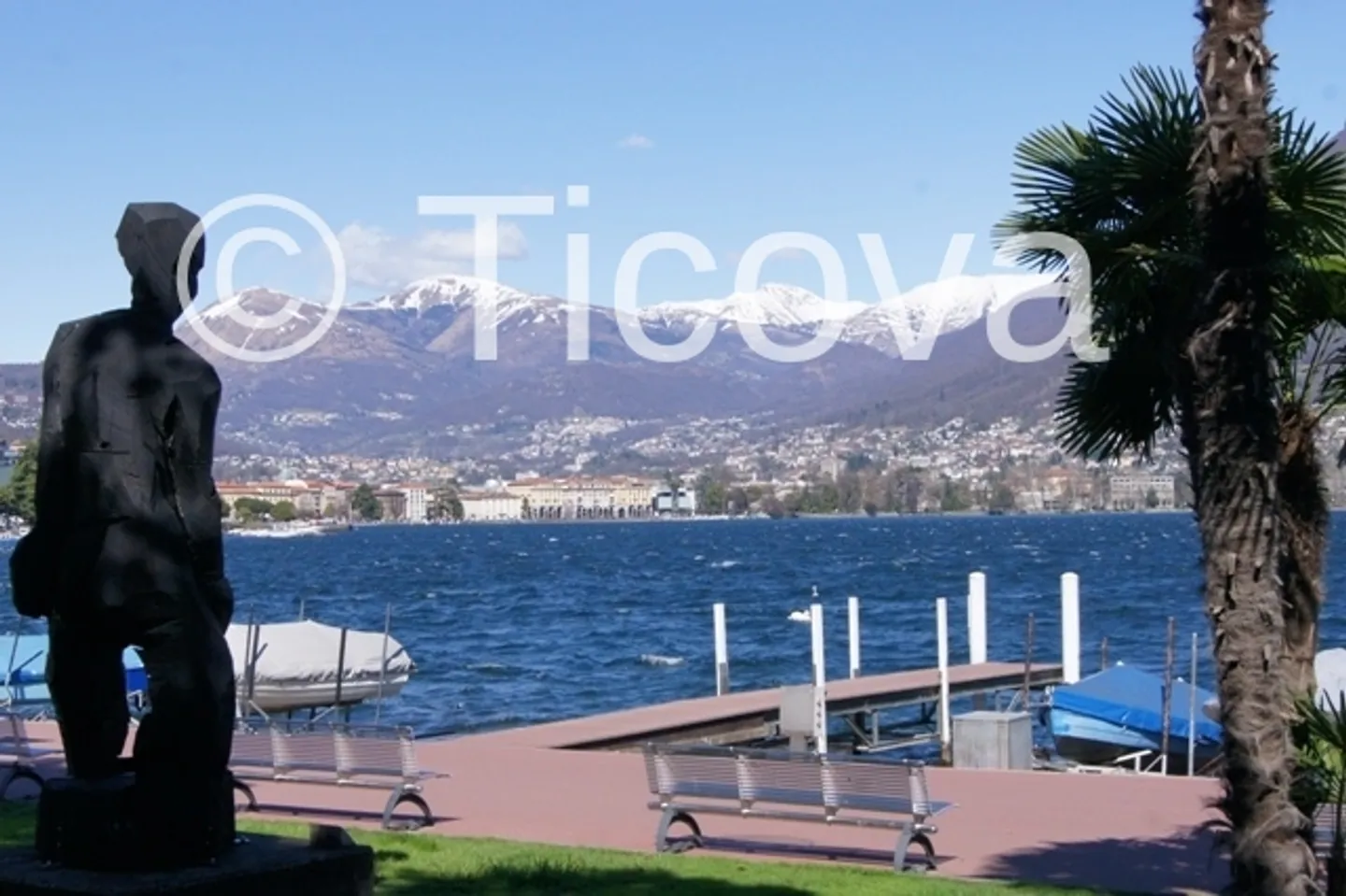 Espace commercial au bord du lac - Photo 1 sur 1