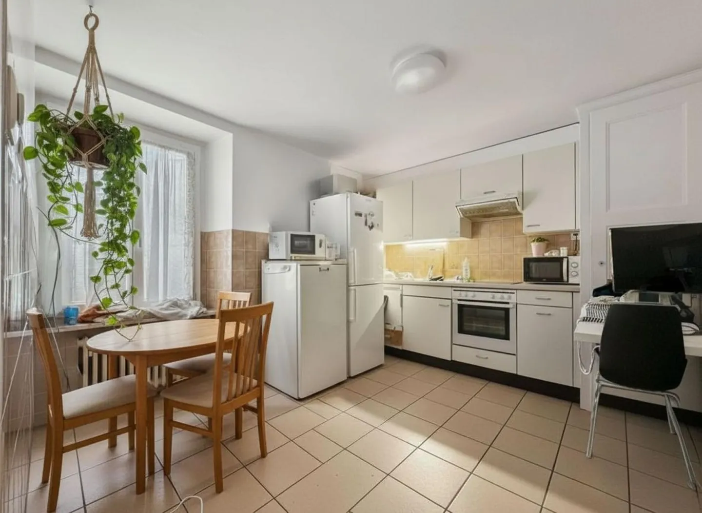 RENTAL HOUSE WITH 5 APARTMENTS AND INDEPENDENT ANNEX - Photo 3 of 13