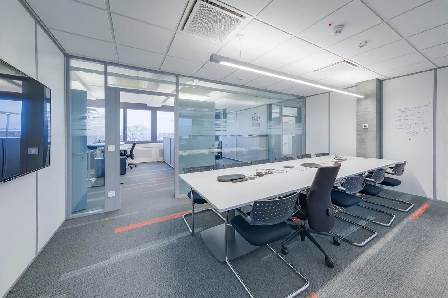 Espaces de bureau climatisés dans un emplacement de choix - Photo 6 sur 13
