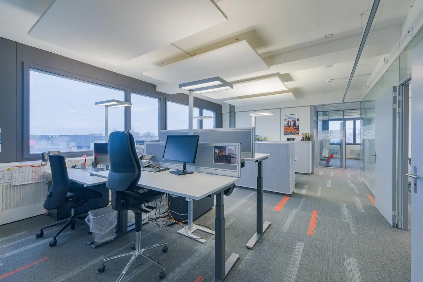 Espaces de bureau climatisés dans un emplacement de choix - Photo 8 sur 13
