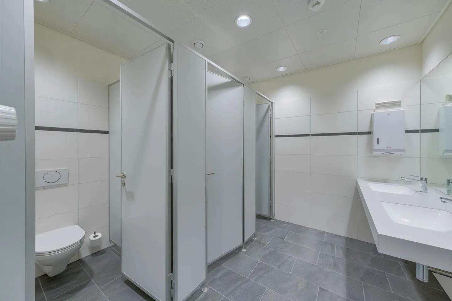 Espaces de bureau climatisés dans un emplacement de choix - Photo 12 sur 13