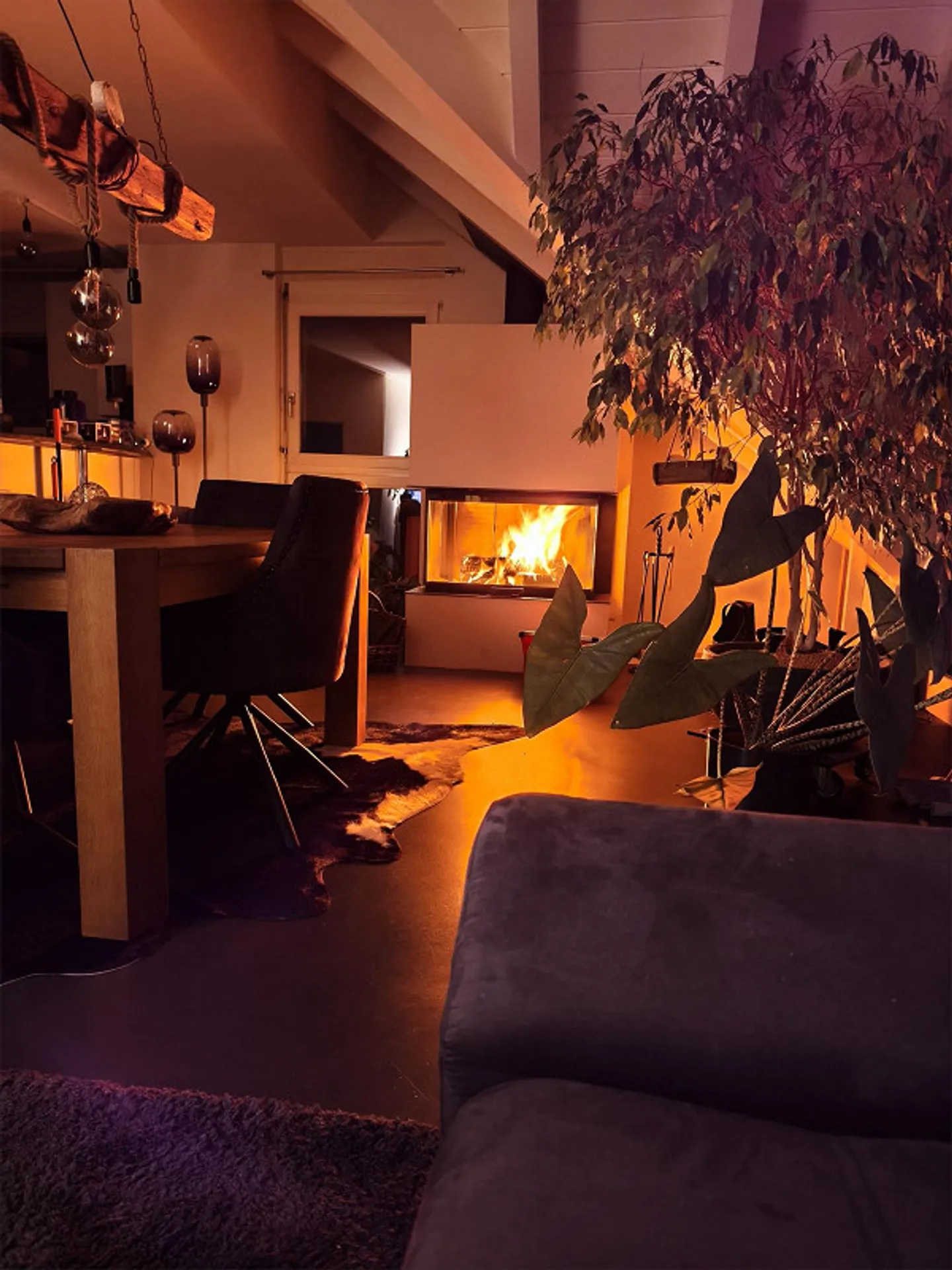 Spacious 4.5-room apartment with high-quality fireplace, open living concept and loggia - Photo 5 of 13