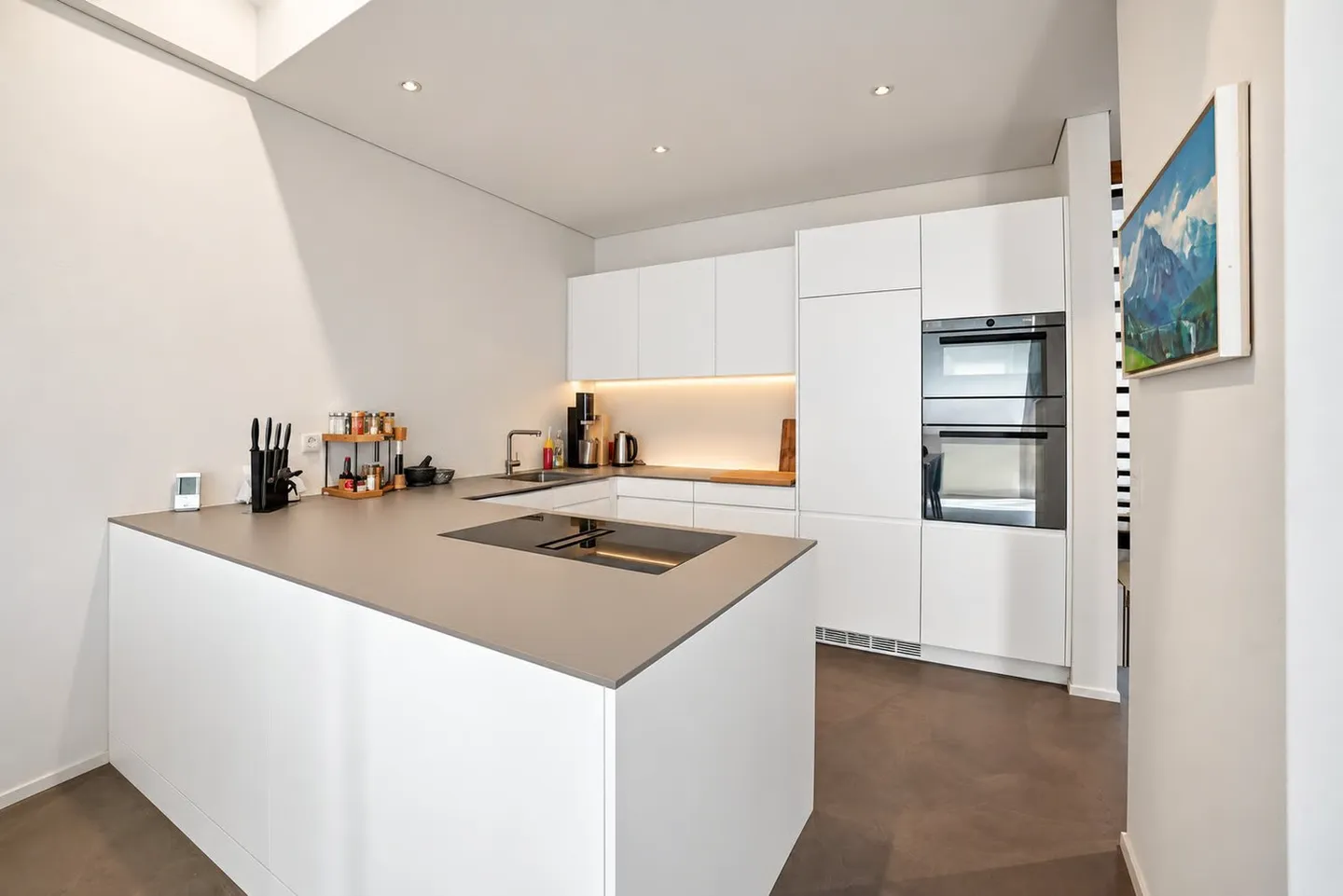 A Home to Feel Good: 5.5-Room Semi-Detached House with Garden and Terrace - Photo 4 of 16