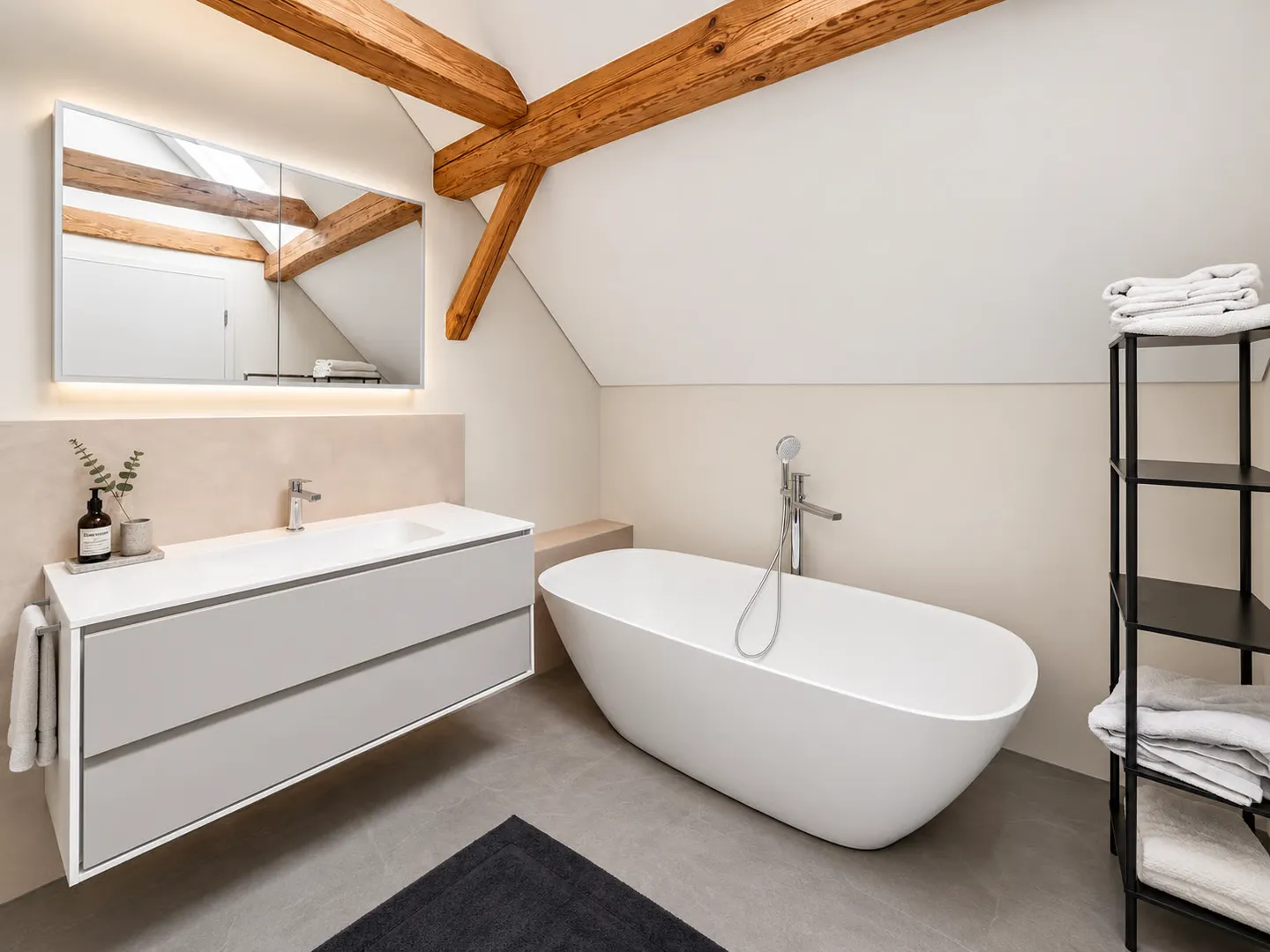 A Home to Feel Good: 5.5-Room Semi-Detached House with Garden and Terrace - Photo 10 of 16