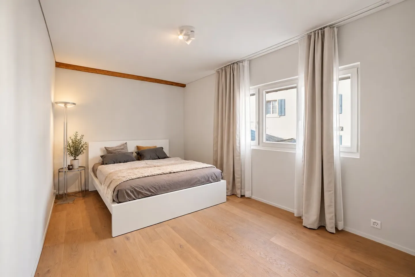 A Home to Feel Good: 5.5-Room Semi-Detached House with Garden and Terrace - Photo 5 of 16
