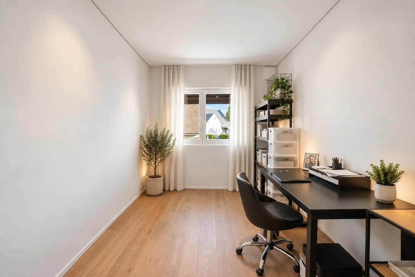 A Home to Feel Good: 5.5-Room Semi-Detached House with Garden and Terrace - Photo 6 of 16