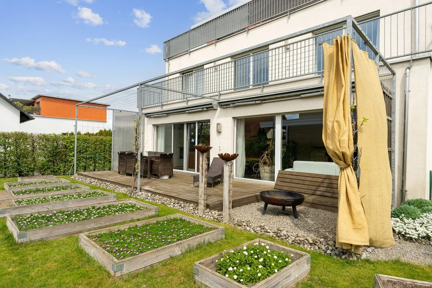 Maison individuelle de 5,5 pièces au design exclusif, jardin et double garage à Hochdorf - Photo 2 sur 13