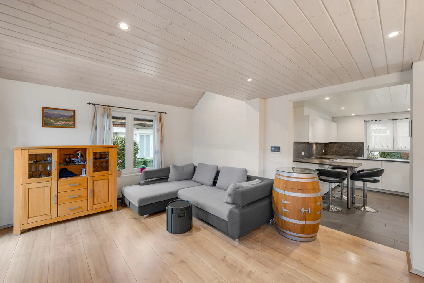 Casa bifamiliare con giardino convertito - Foto 4 di 14