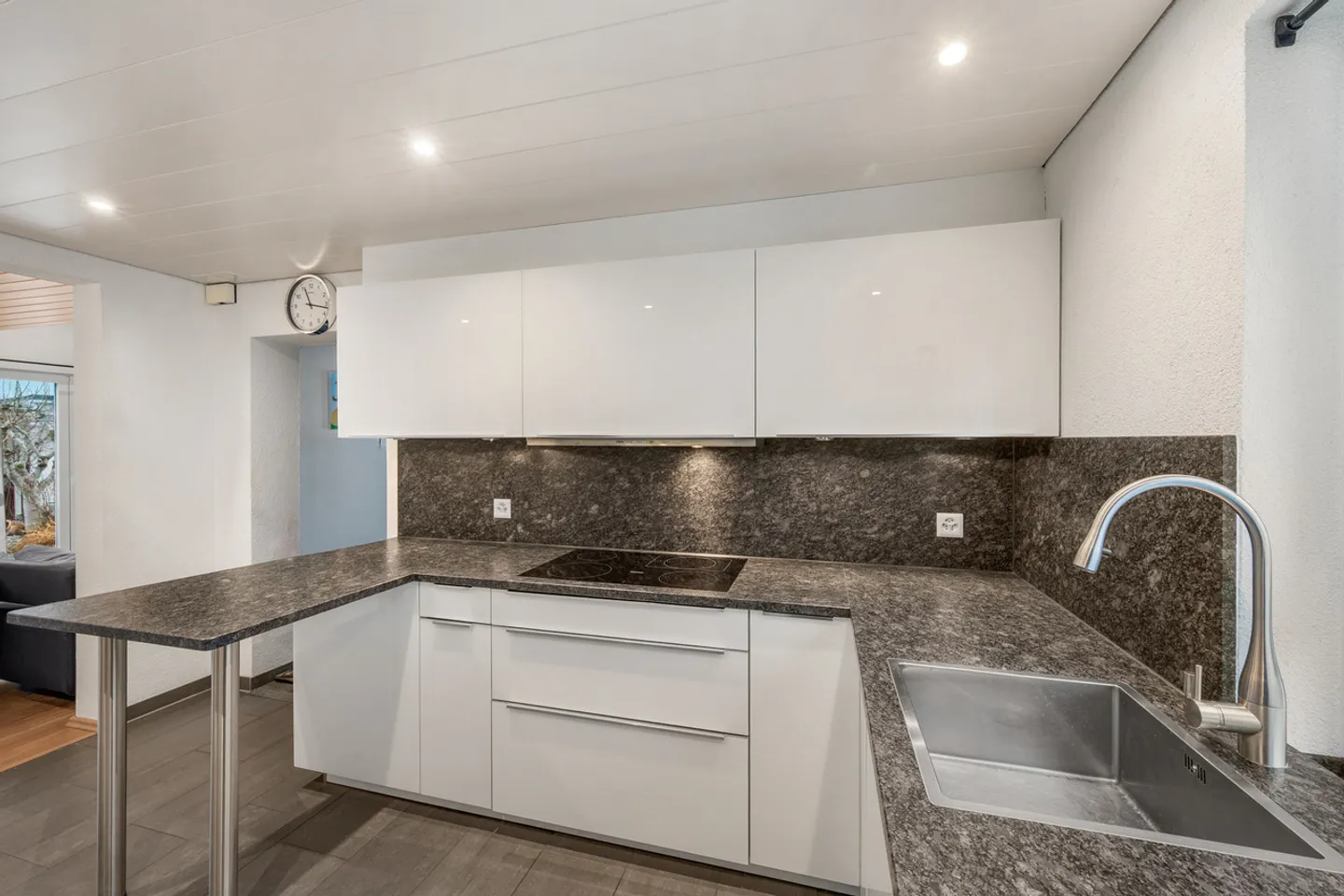 Casa bifamiliare con giardino convertito - Foto 5 di 14