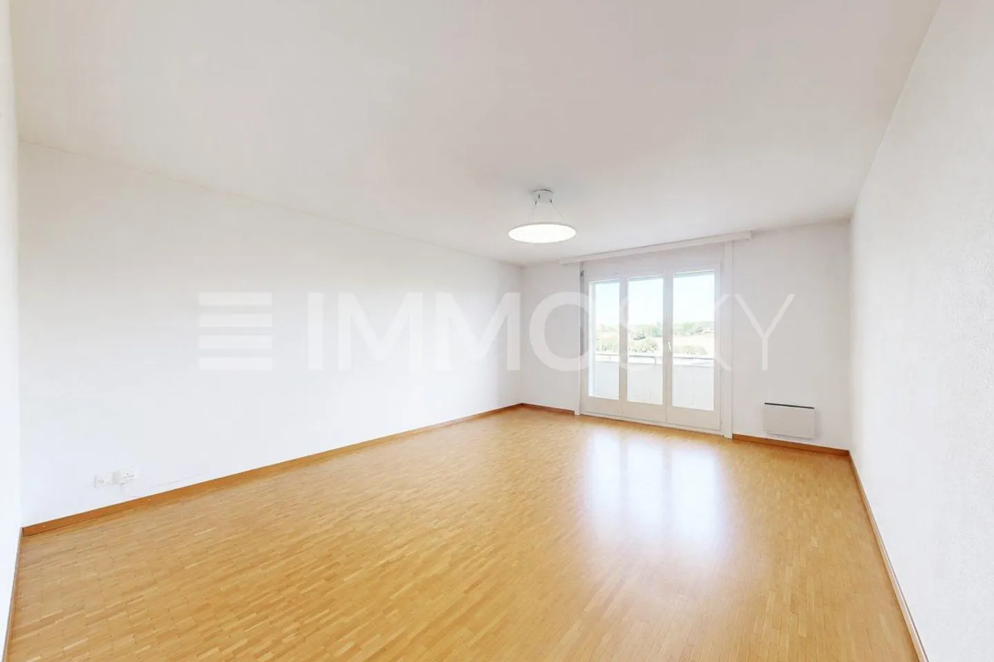 Geräumige Wohnung mit Balkon - Foto 2 von 5