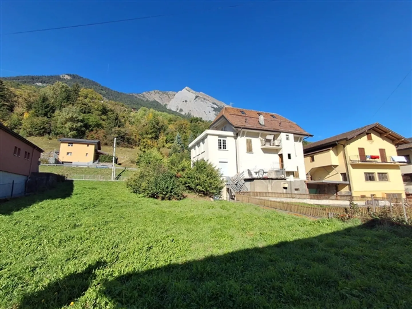 Exclusive - Photo 1 of 20