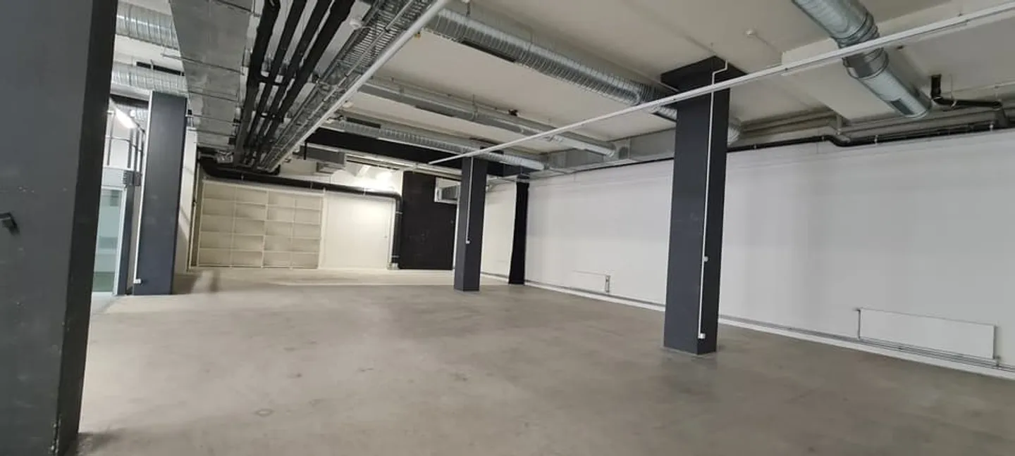 ZU VERMIETEN: AUSGEZEICHNETER GEWERBLICHER RAUM IN NEUCHÂTEL - Foto 5 von 13